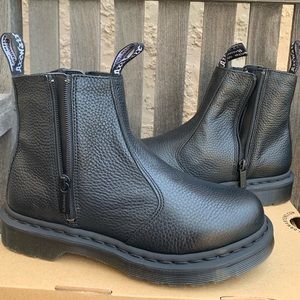 Doc Martens Dr. Martens Size 8 Smooth Boots